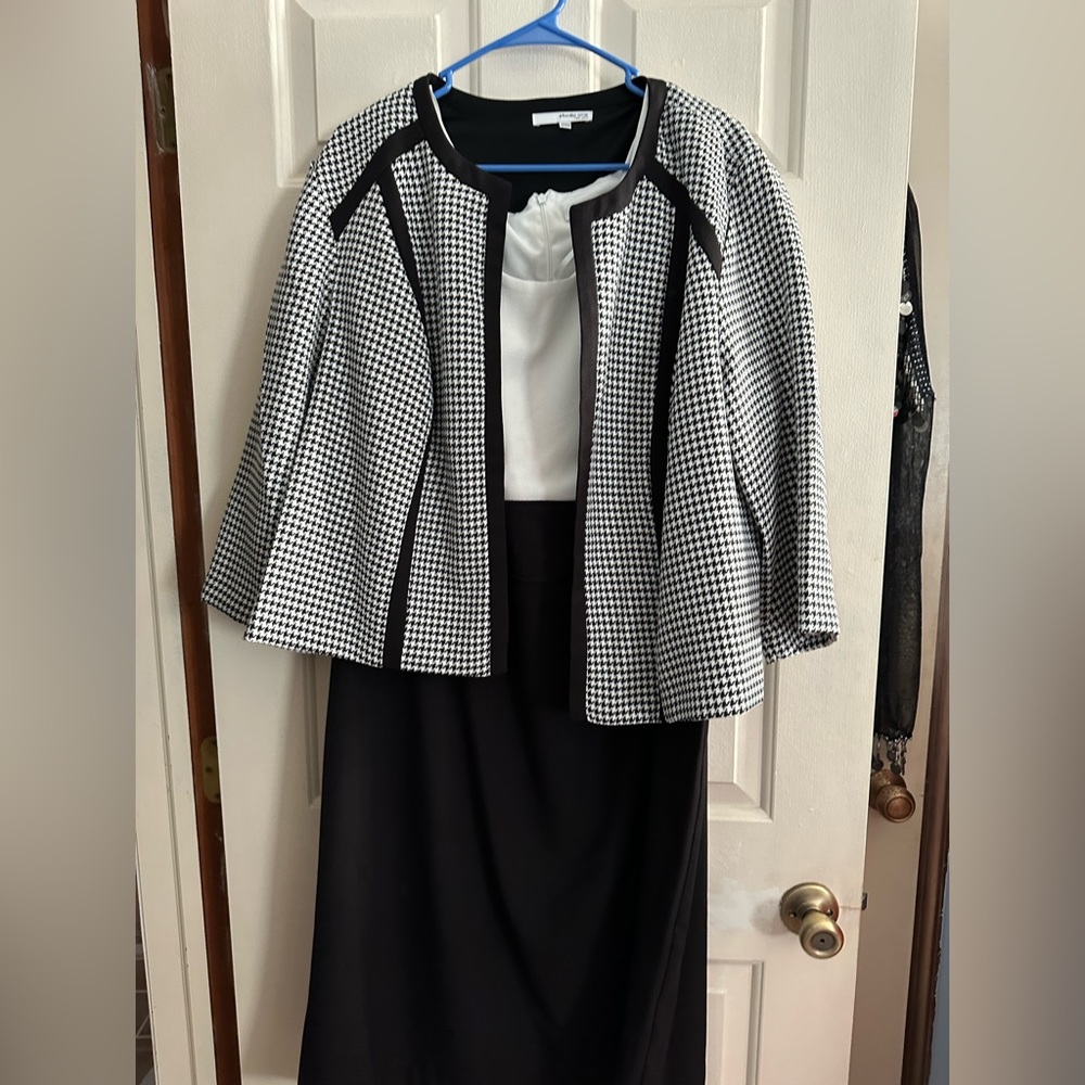 Studio One sleeveless dress with jacket